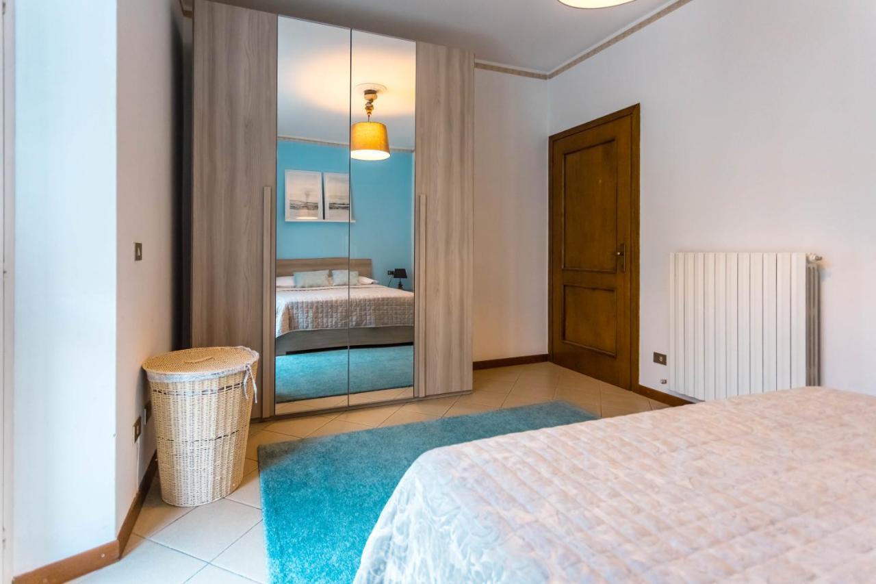 Porto Azzurro Apartment ヴァレンナ エクステリア 写真