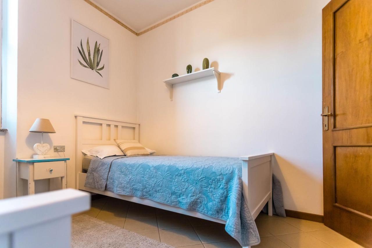 Porto Azzurro Apartment ヴァレンナ エクステリア 写真