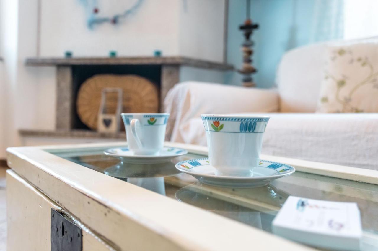 Porto Azzurro Apartment ヴァレンナ エクステリア 写真
