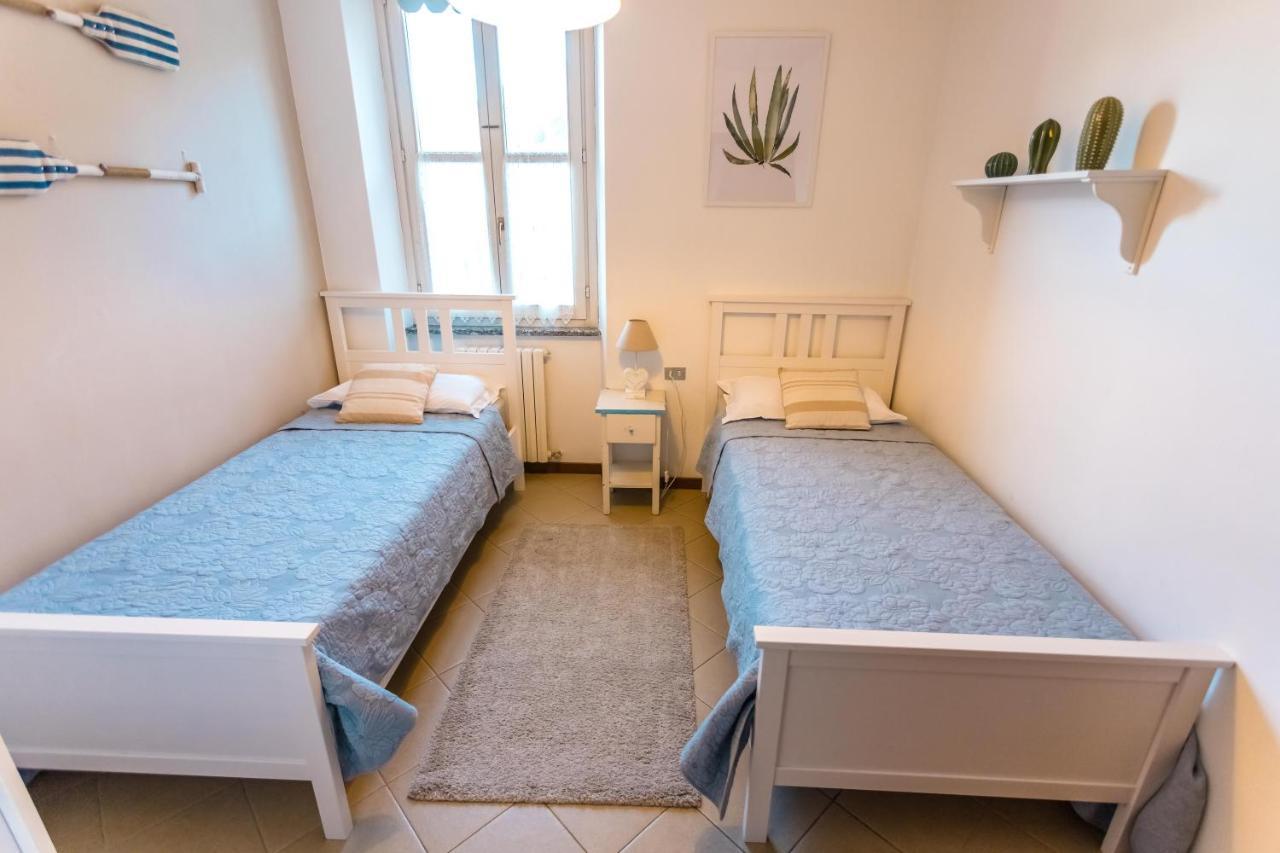 Porto Azzurro Apartment ヴァレンナ エクステリア 写真