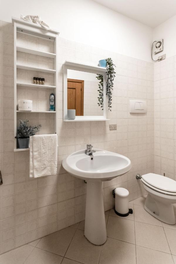 Porto Azzurro Apartment ヴァレンナ エクステリア 写真